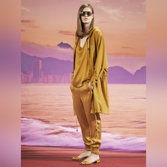 Gucci Pants - NWT Gucci Resort Silk Joggers Nectarine Boho Small